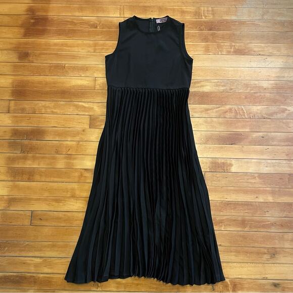 NWT Mallory & Merlot Black Pleated Maxi Dress - Picture 1 of 7